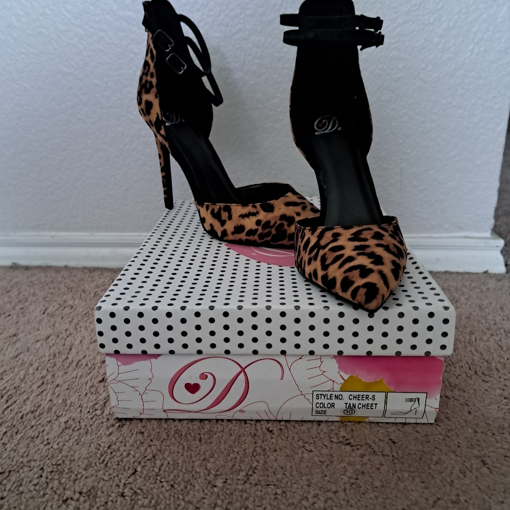 Woman shoes
